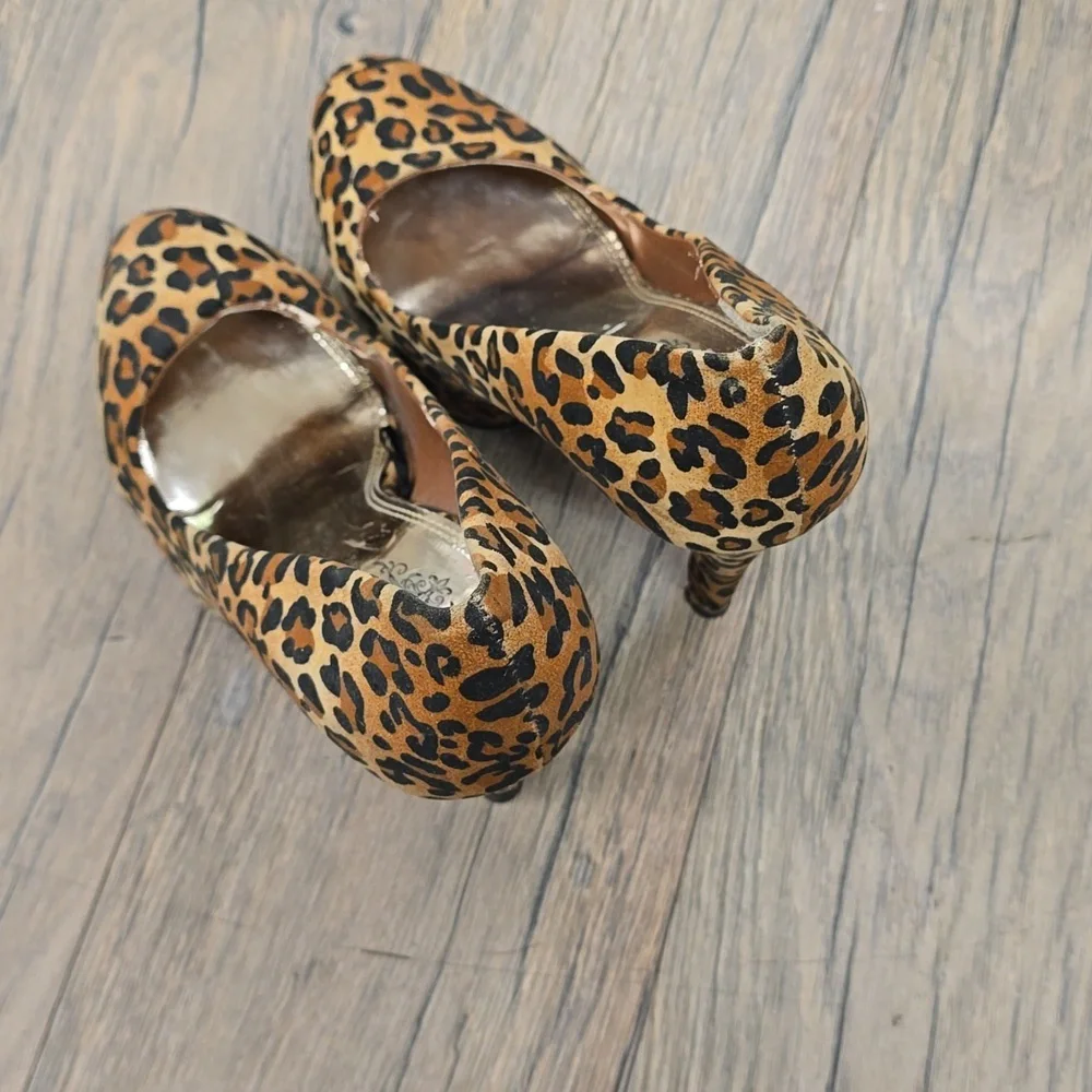 Charles Robert‎ Leopard Platform High Heels | Size 9​